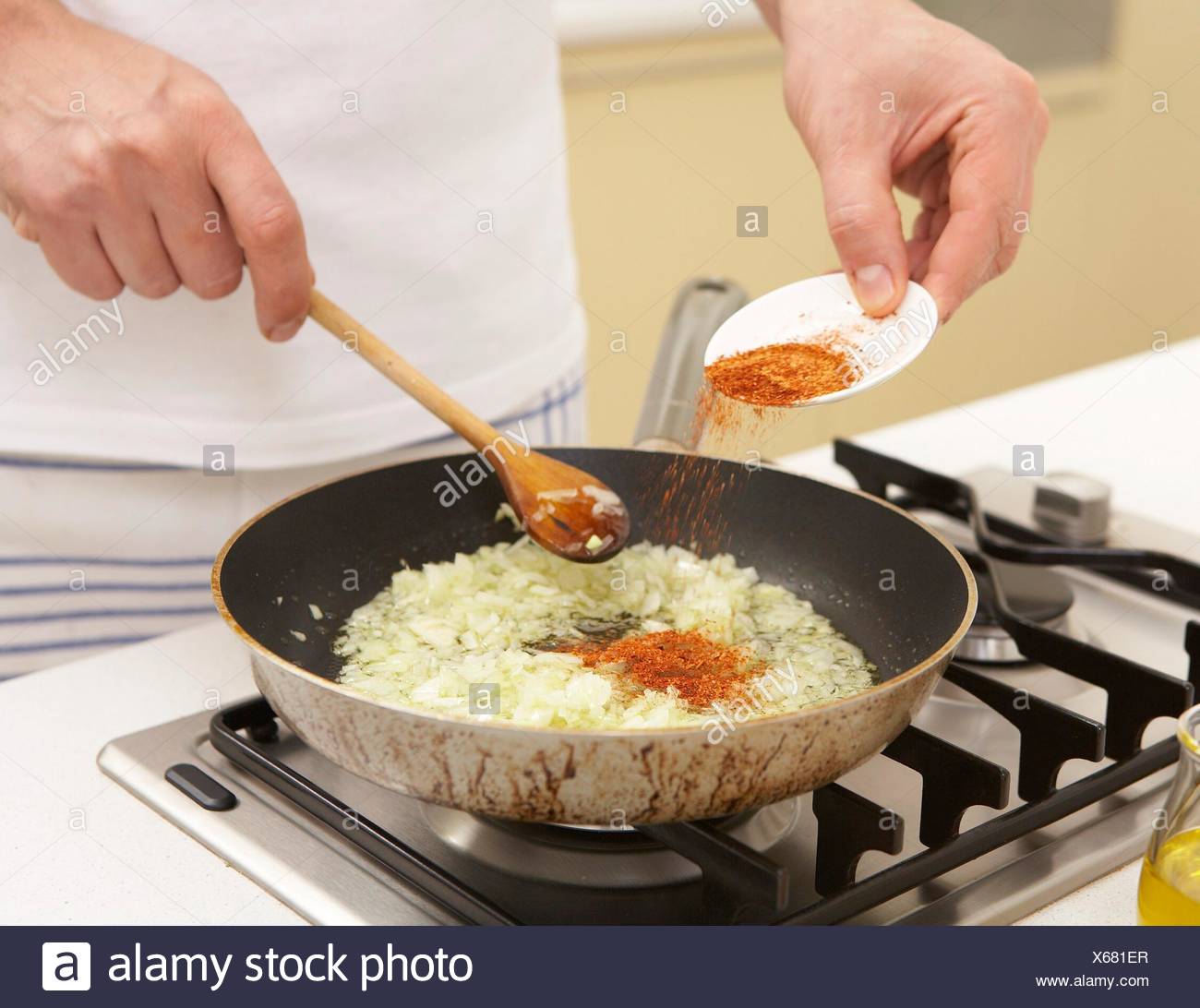 Albóndigas en salsa de tomate (paso a paso Fotografía de ...