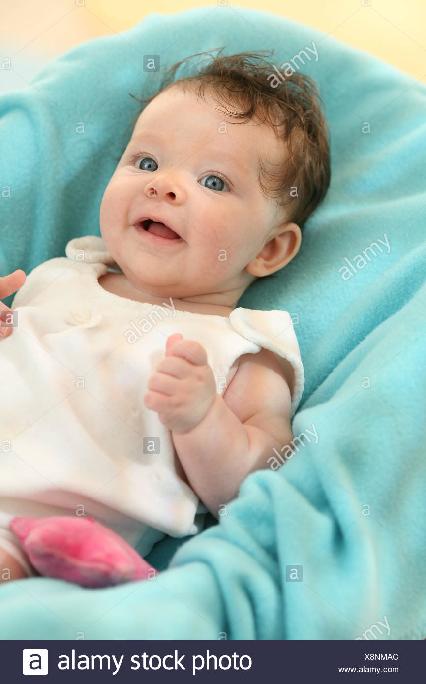 Bebe De 3 Meses Seat Peel Mitad Retrato Modelo Liberado Gente Nino Bebe Vestidos Morena Interiores Ninas Ver Sentarse Retrato Retrato Del Bebe Felizmente Dulcemente Fotografia De Stock Alamy Bebe De 3 Meses Seat Peel Mitad Retrato Modelo Liberado Gente Nino Bebe Vestidos Morena Interiores Ninas Ver Sentarse Retrato Retrato Del Bebe Felizmente Dulcemente Fotografia De Stock Alamy
