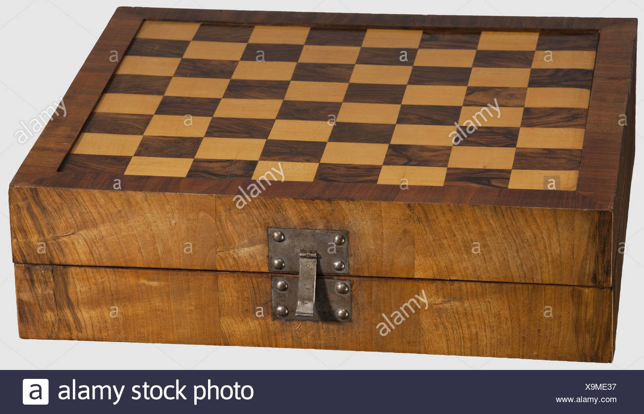 Un barroco playboard, Sur de Alemania, a comienzos del siglo XVIII. Caja de madera plegable, con lujosas marquetería hecha en madera de nogal y fruitwoo Foto de stock