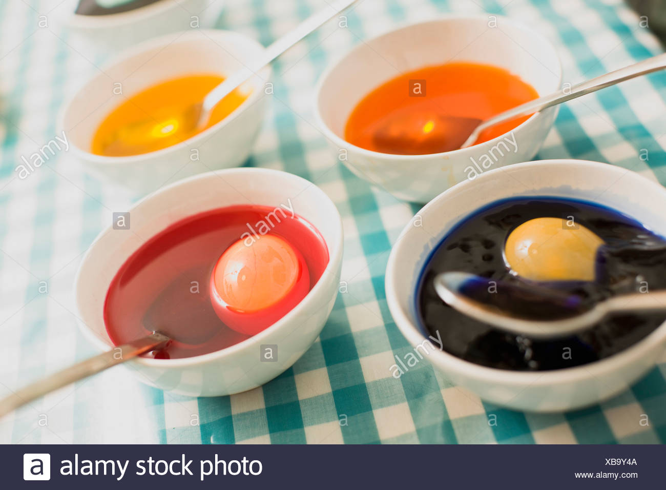Huevos de Pascua de colores Foto de stock