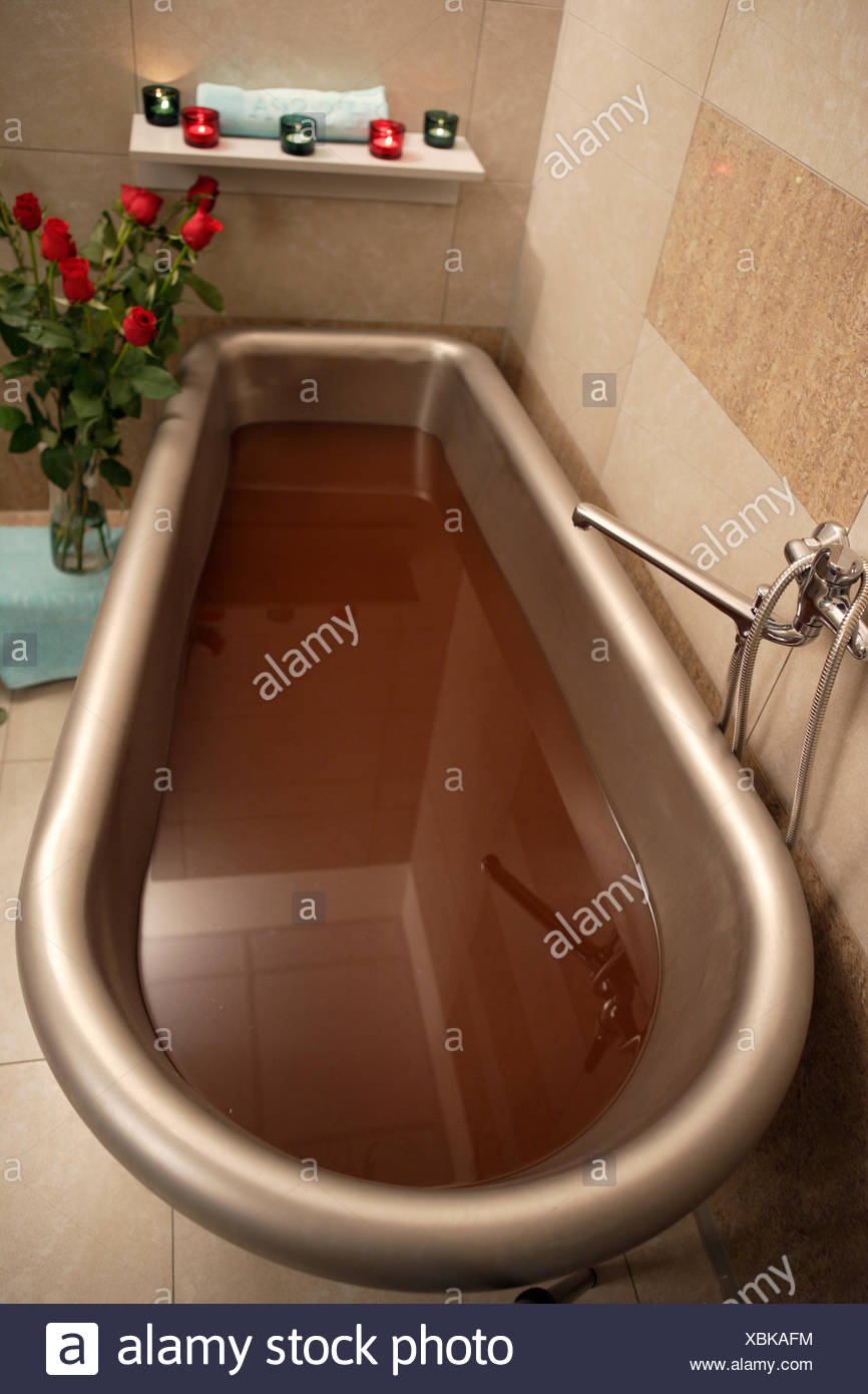 Banera Con Chocolate Talasoterapia En Un Spa Resort Fotografia De Stock Alamy