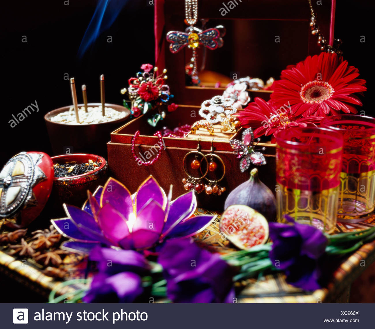 Los objetos orientales. Foto de stock