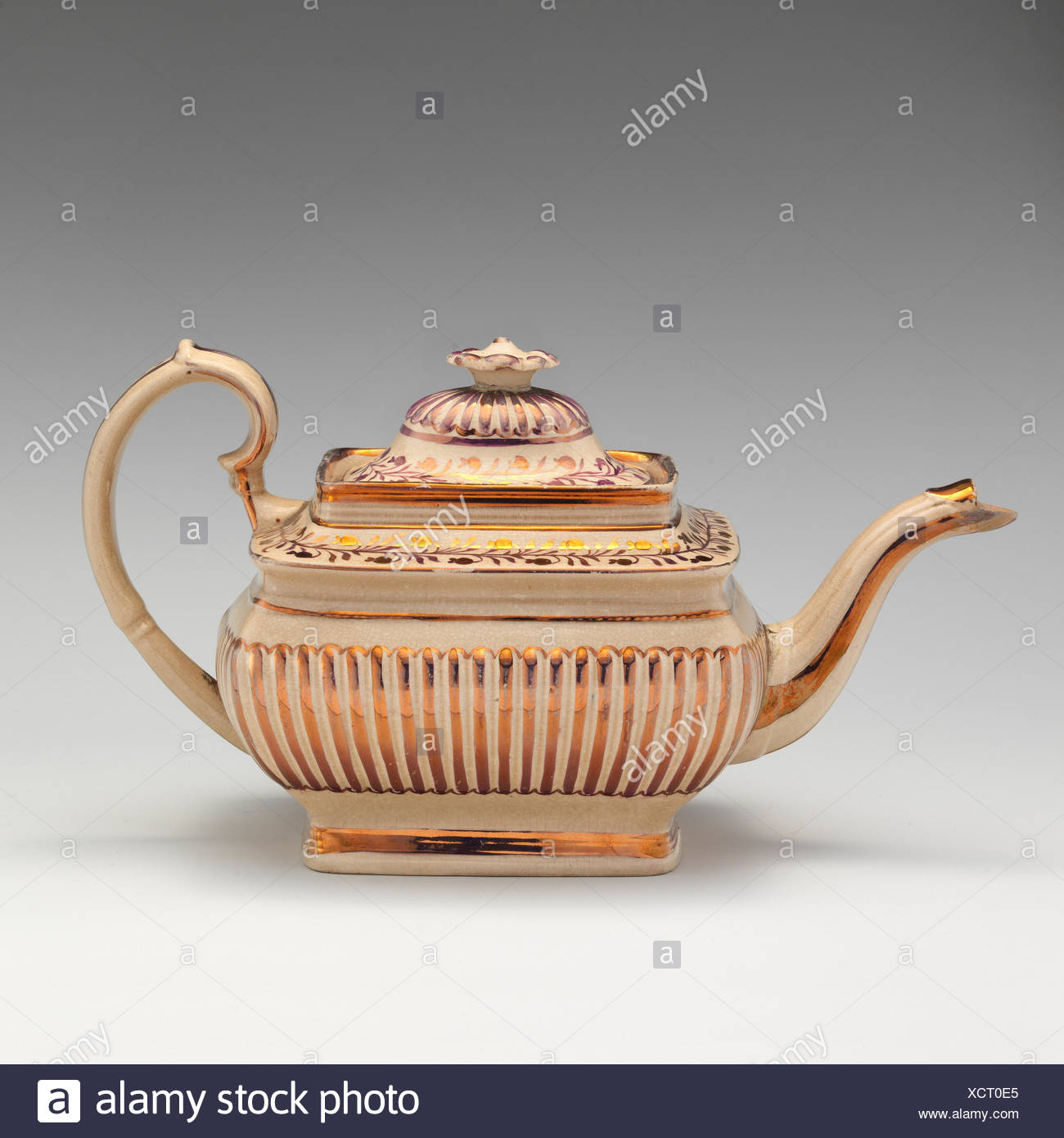 23 5 27 6 Cm Fotos e Imágenes de stock Alamy 9,5 x 5.6 Tetera de porcelana en caja de regalo, diseño de