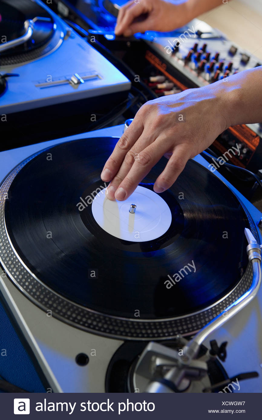 Persona Mezclando Musica En Una Discoteca Foto Imagen De Stock