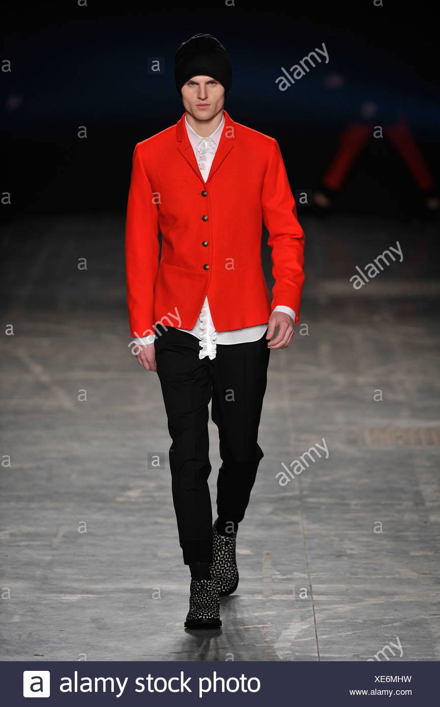Neil Barrett Milán listo para ponerse ropa de hombre Otoño Neil Barrett Milán listo para ponerse ropa de hombre Otoño
