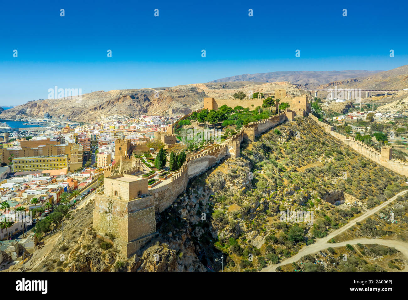 Château médiéval d'Almeria panorama avec ciel bleu de l'air en