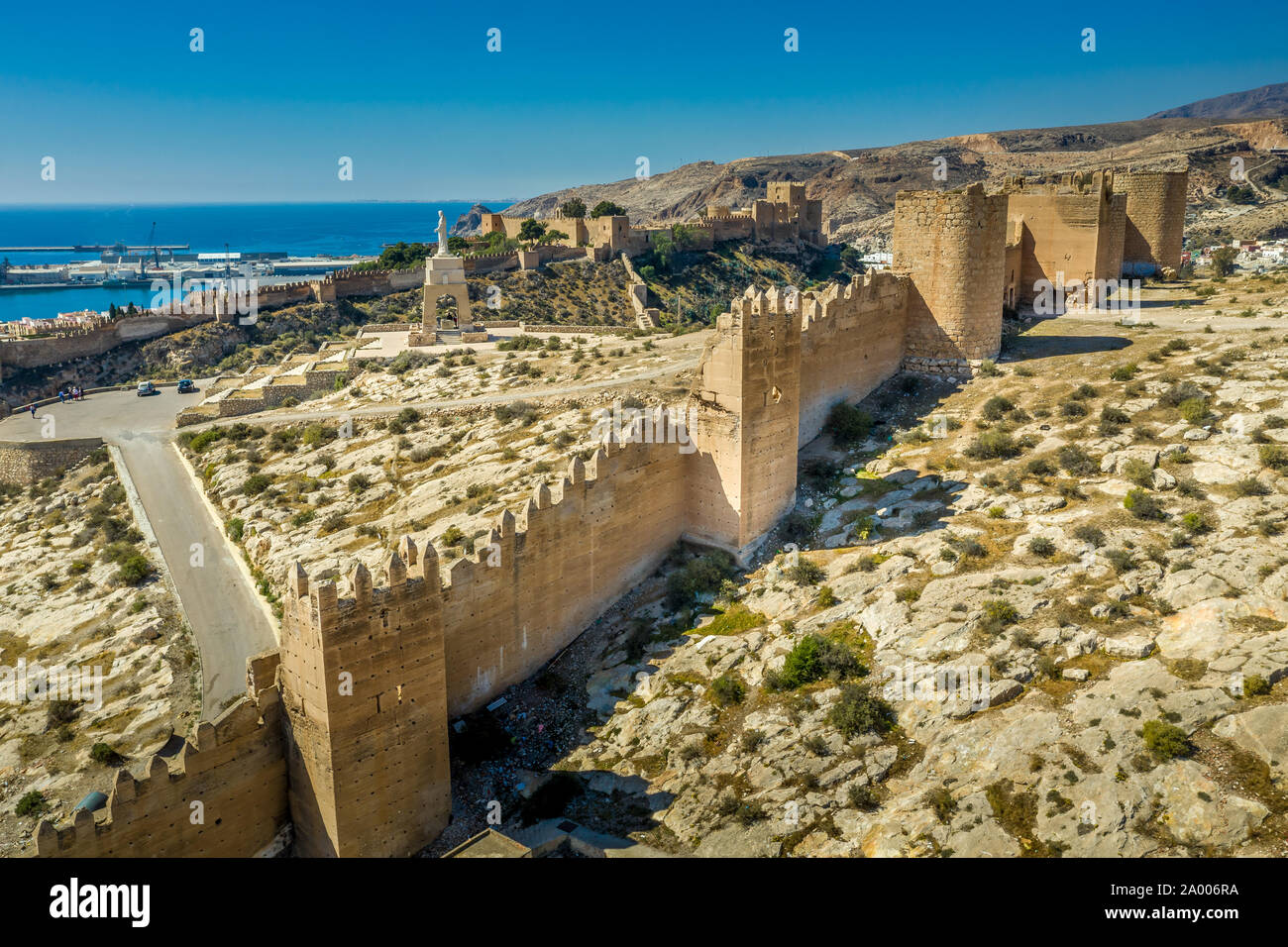 Château médiéval d'Almeria panorama avec ciel bleu de l'air en