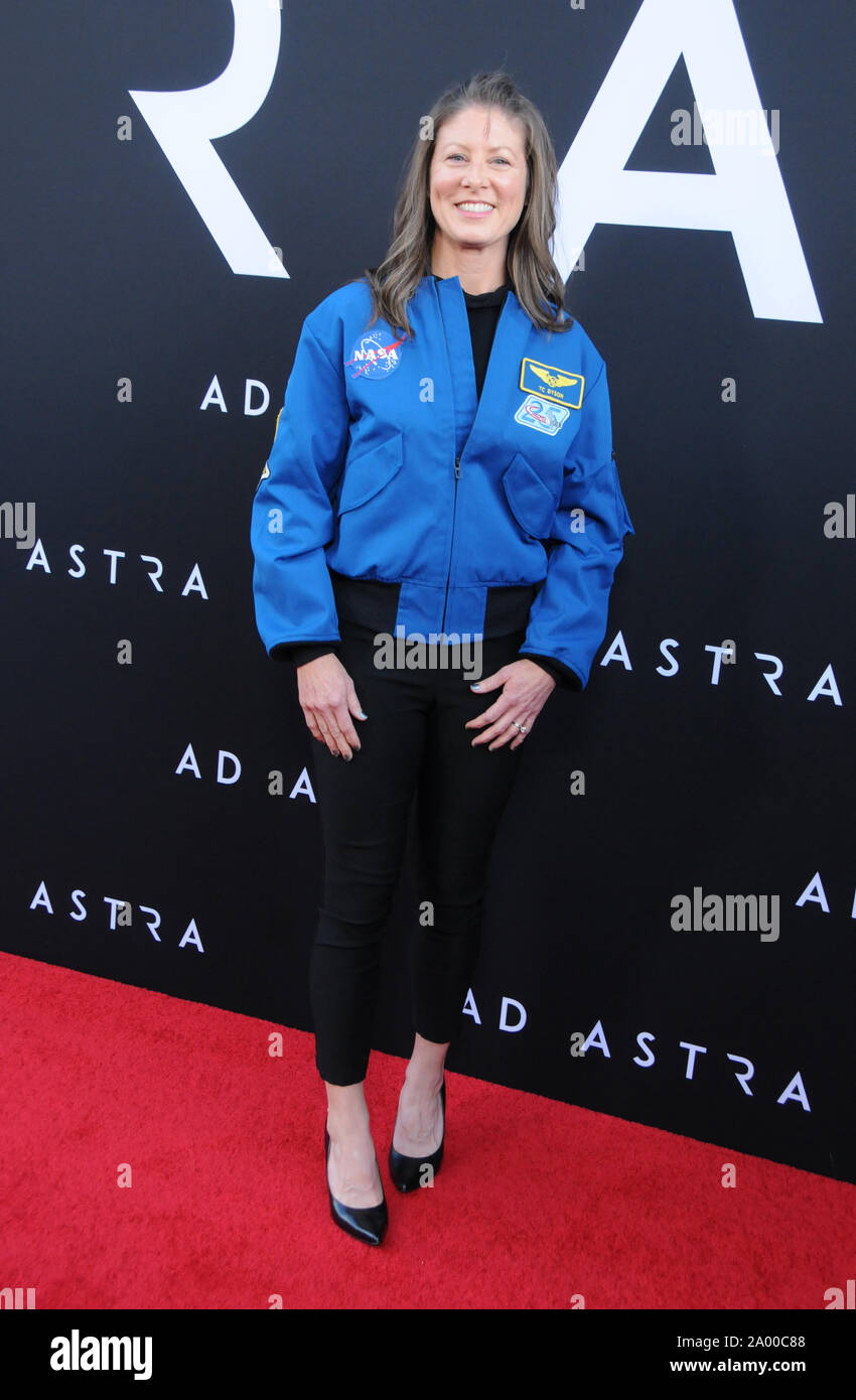 Hollywood, Californie, USA 18 Septembre 2018 L'astronaute de la NASA/chimiste Tracy Caldwell Dyson assiste à la 20th Century Fox's 'Ad Astra' Projection spéciale le 18 septembre 2018 au Dome de Cinerama Hollywood, Californie, USA. Photo de Barry King/Alamy Live News Banque D'Images