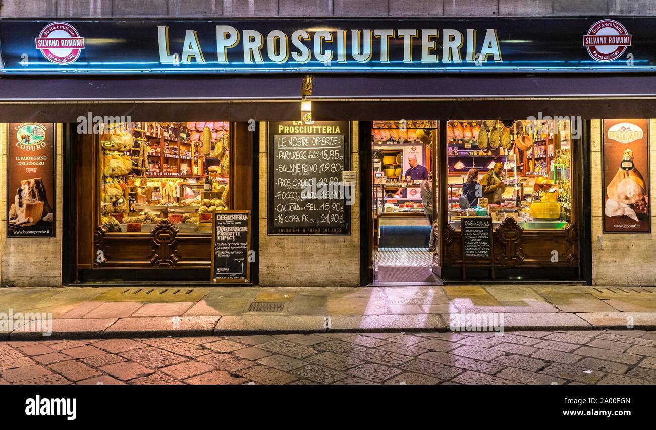 Prosciutteria, charcuterie typique avec des spécialités de jambon, de Parme, Emilie-Romagne, Italie Banque D'Images