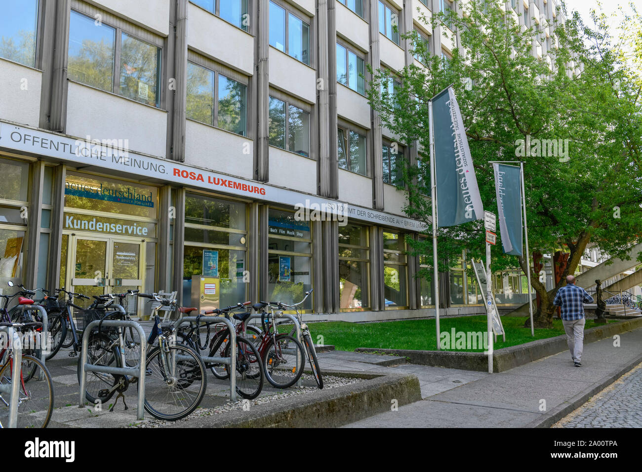 Redaktion und Verlag Neues Deutschland, Franz-Mehring-Platz, Friedrichshain, Berlin, Deutschland Banque D'Images
