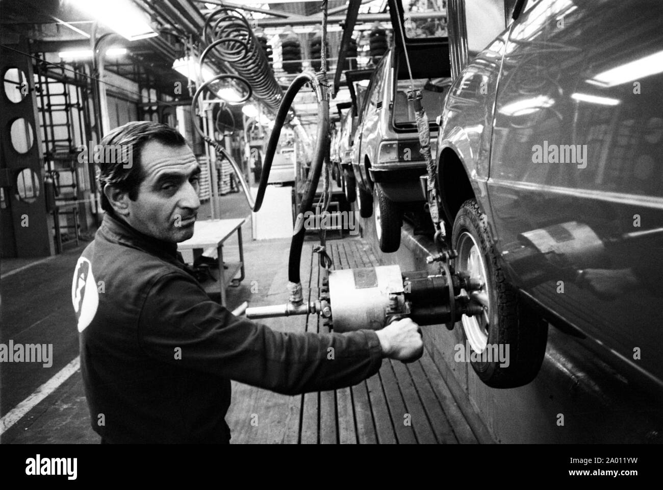 Chaînes de montage dans l'usine de voiture à Leyland Innocenti Milan Lambrate (1979) Banque D'Images