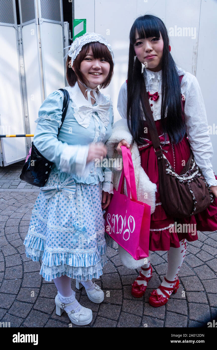 Tournage de rue à Tokyo, Japon, berceau de la mode lolita. Banque D'Images