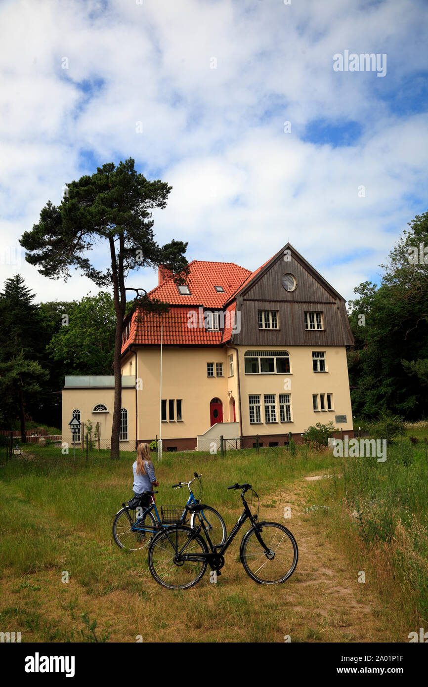 En attente d'oiseaux anciens, Kloster, alte Vogelwarte , Mer Baltique, l'île de Hiddensee, Mecklembourg Poméranie occidentale, l'Allemagne, de l'Europe Banque D'Images