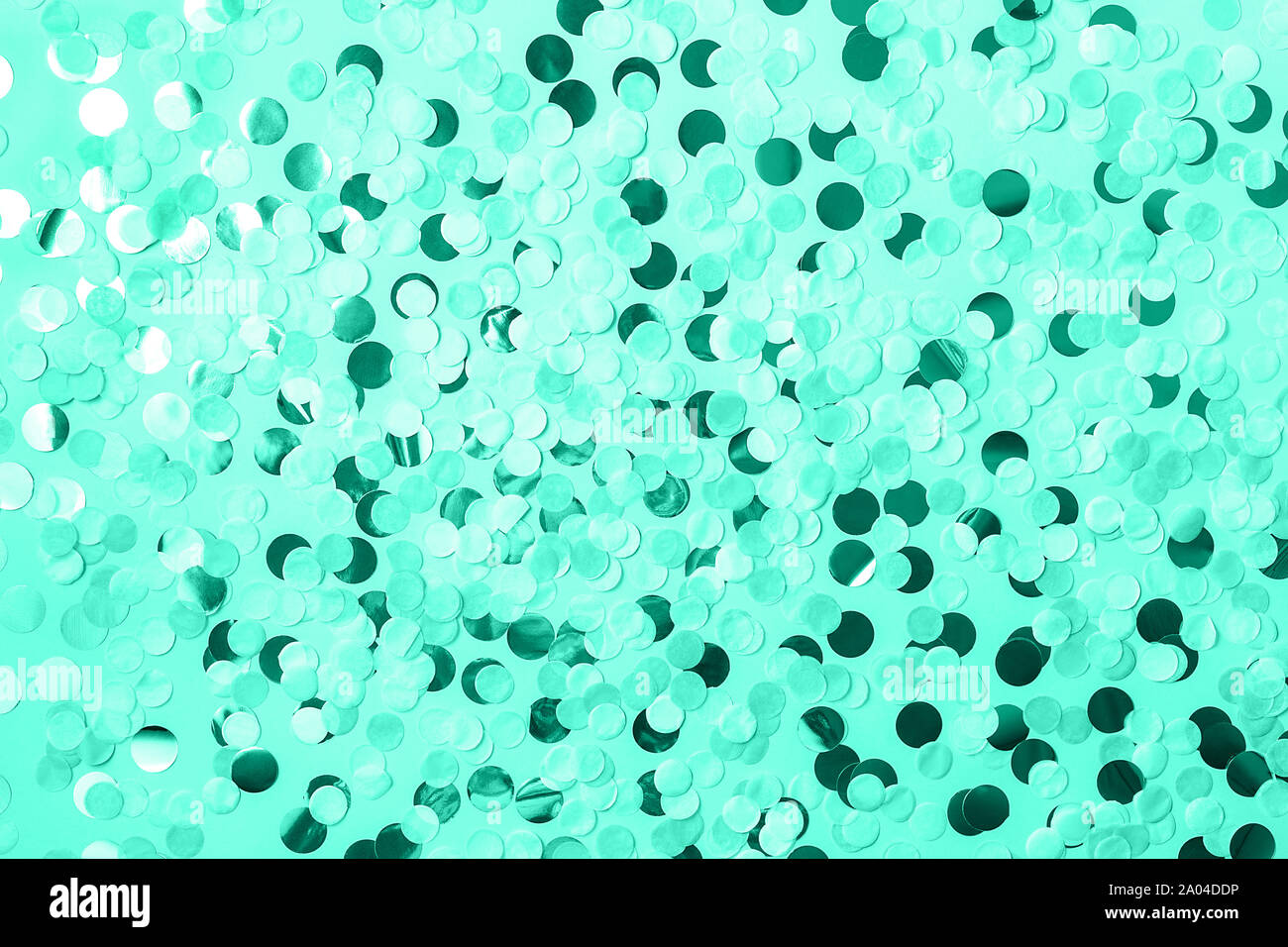 Arrière-plan de fête avec du papier dans le quartier branché de confettis rond couleur menthe. Maison de concept. Copier l'espace. Banque D'Images