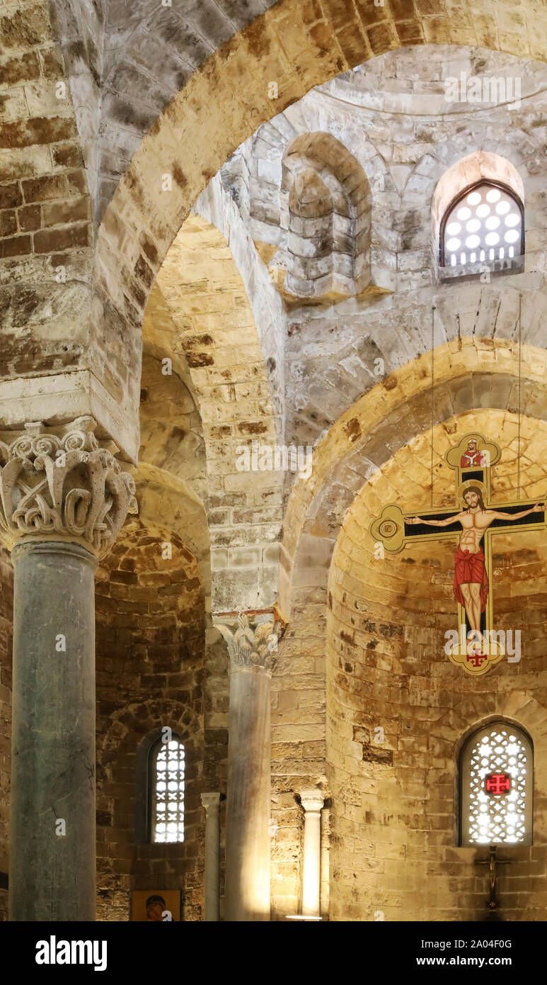 Eglise San Cataldo de Palerme, à l'intérieur de la verticale Banque D'Images