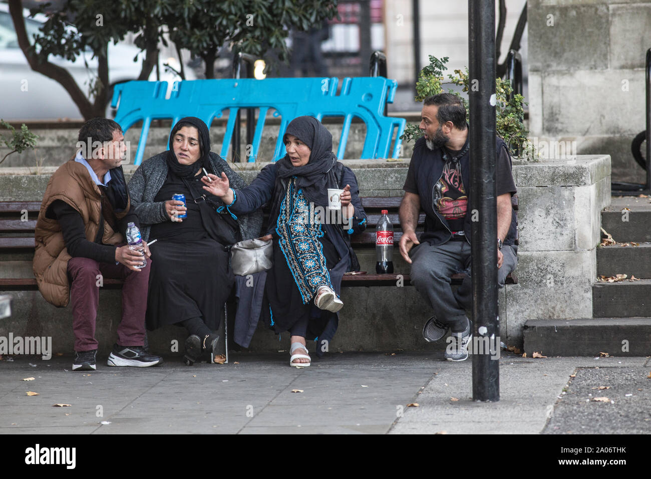 Immigrants roms effacée par la police d'où ils ont fait du camping sur Park Lane, dans le quartier de Mayfair et on a fait état d'un crimewave, Londres UK Banque D'Images