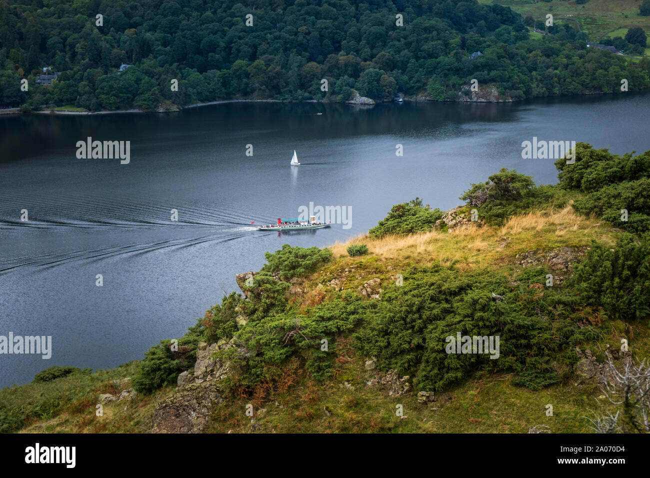 Lake Ullswater et Lakeland steamer bateau dans le Lake District Cumbria Banque D'Images