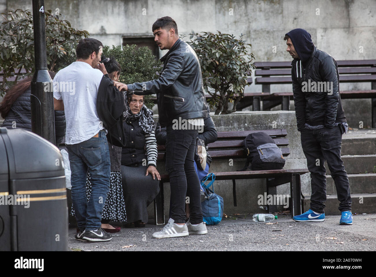 Immigrants roms effacée par la police d'où ils ont fait du camping sur Park Lane, dans le quartier de Mayfair et on a fait état d'un crimewave, Londres UK Banque D'Images