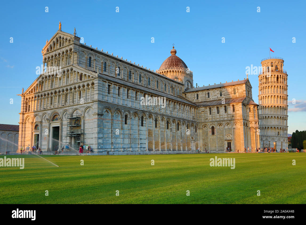 La cathédrale de Pise et la Tour Penchée de Pise clocher, la Piazza dei Miracoli, Pisa, Italie Banque D'Images