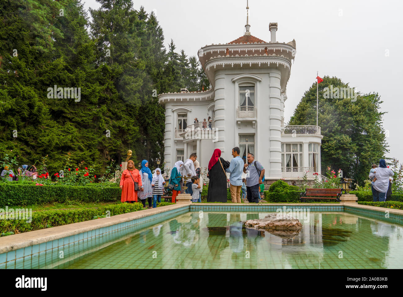 Trabon / Turquie - 05 août 2019 : vue extérieure de l'hôtel particulier d'Ataturk à Trabzon. Ancienne résidence d'Kapagiannidis. De nos jours, il est très populaire pour Banque D'Images