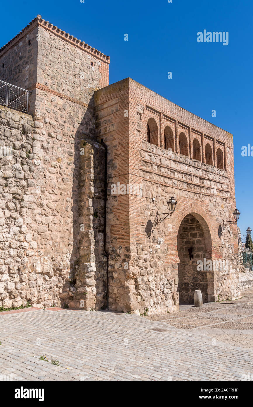 Portes de la ville médiévale à Burgos Espagne une partie des fortifications protégeant cette importante tout au long de l'histoire de règlement Banque D'Images
