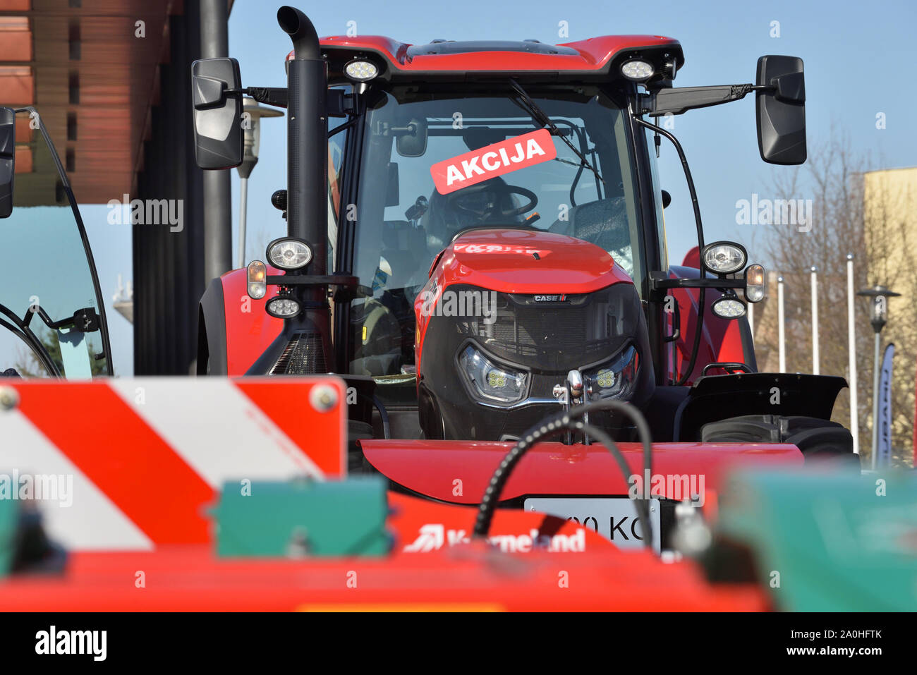 Kaunas, Lituanie - Avril 04 : CASE IH tracteur et le logo de la marque à Kaunas sur Avril 04, 2019. Case IH est une marque de l'équipement agricole, administré par CNH J Banque D'Images