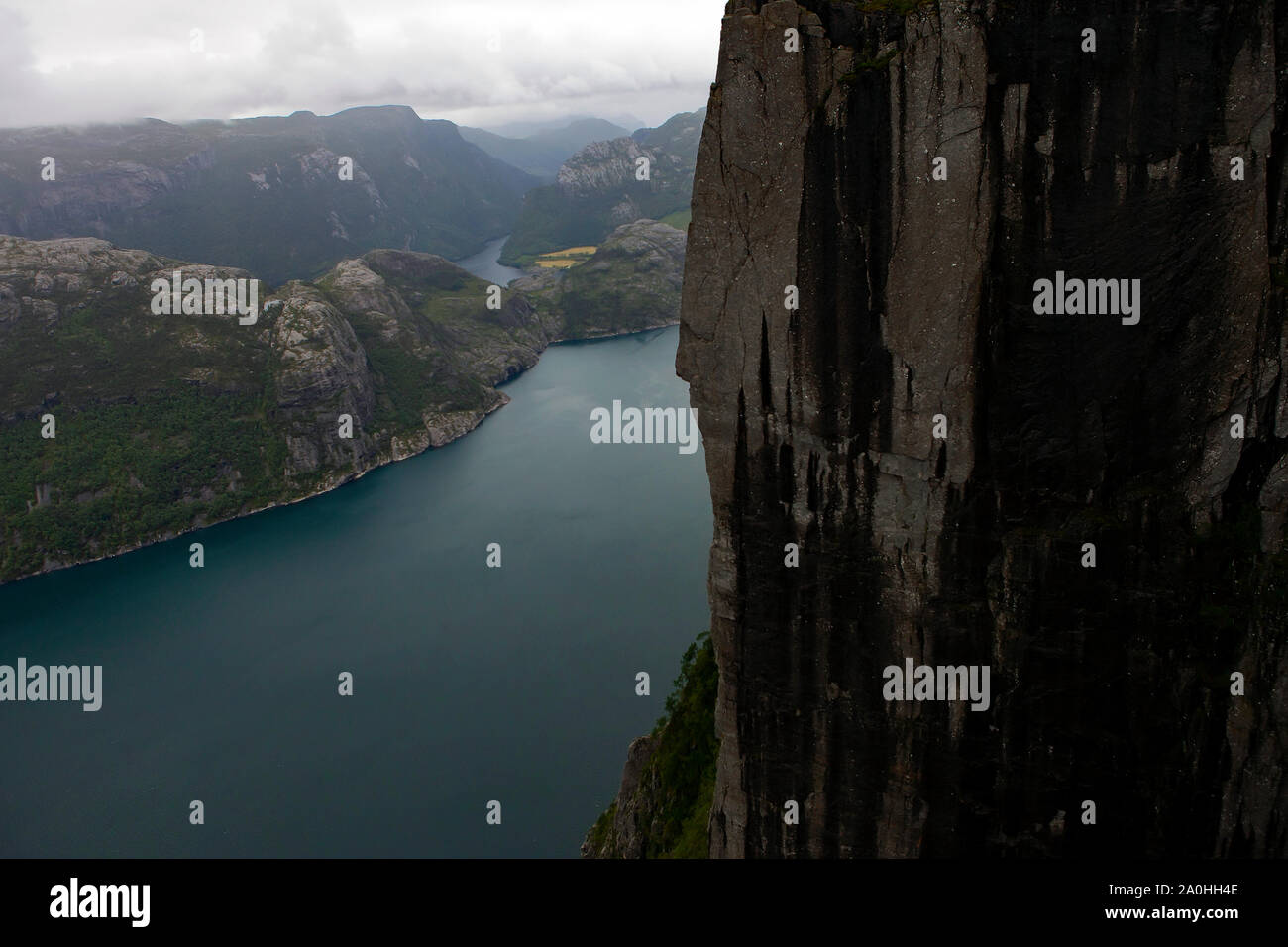 Vue de Pulpit Rock, vue depuis la voie ascendante, Lysefjord, Norvège Banque D'Images