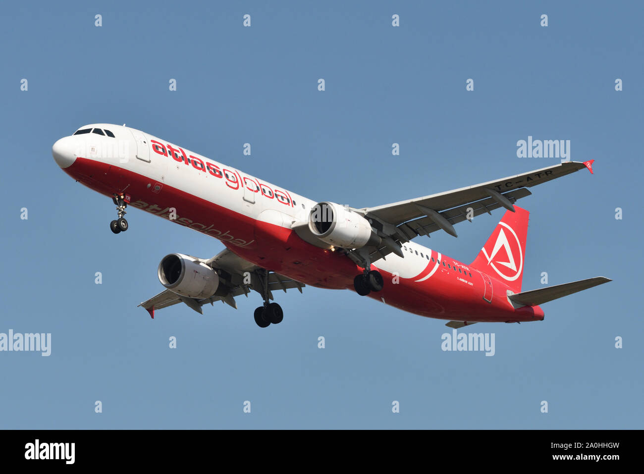 Vilnius, Lituanie - 23 avril : Atlas avion Airbus A321 à l'échelle mondiale le 23 avril 2019 à Vilnius en Lituanie. Banque D'Images