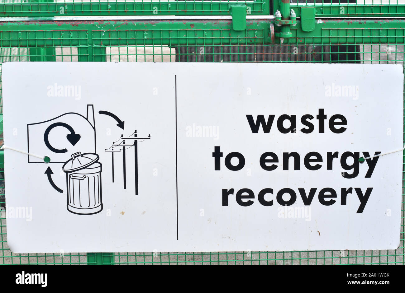 À l'énergie des déchets ménagers conseil signe en centre de recyclage Royaume-Uni Banque D'Images