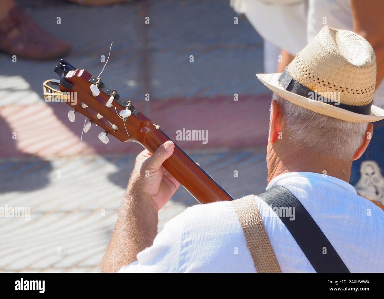 Les anciens avec des instruments de musique Banque D'Images