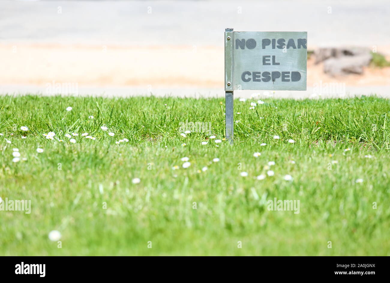 Ne pas marcher sur le signe de verre en espagnol. La traduction de l' Espagnol - Ne pas marcher sur le verre Photo Stock - Alamy