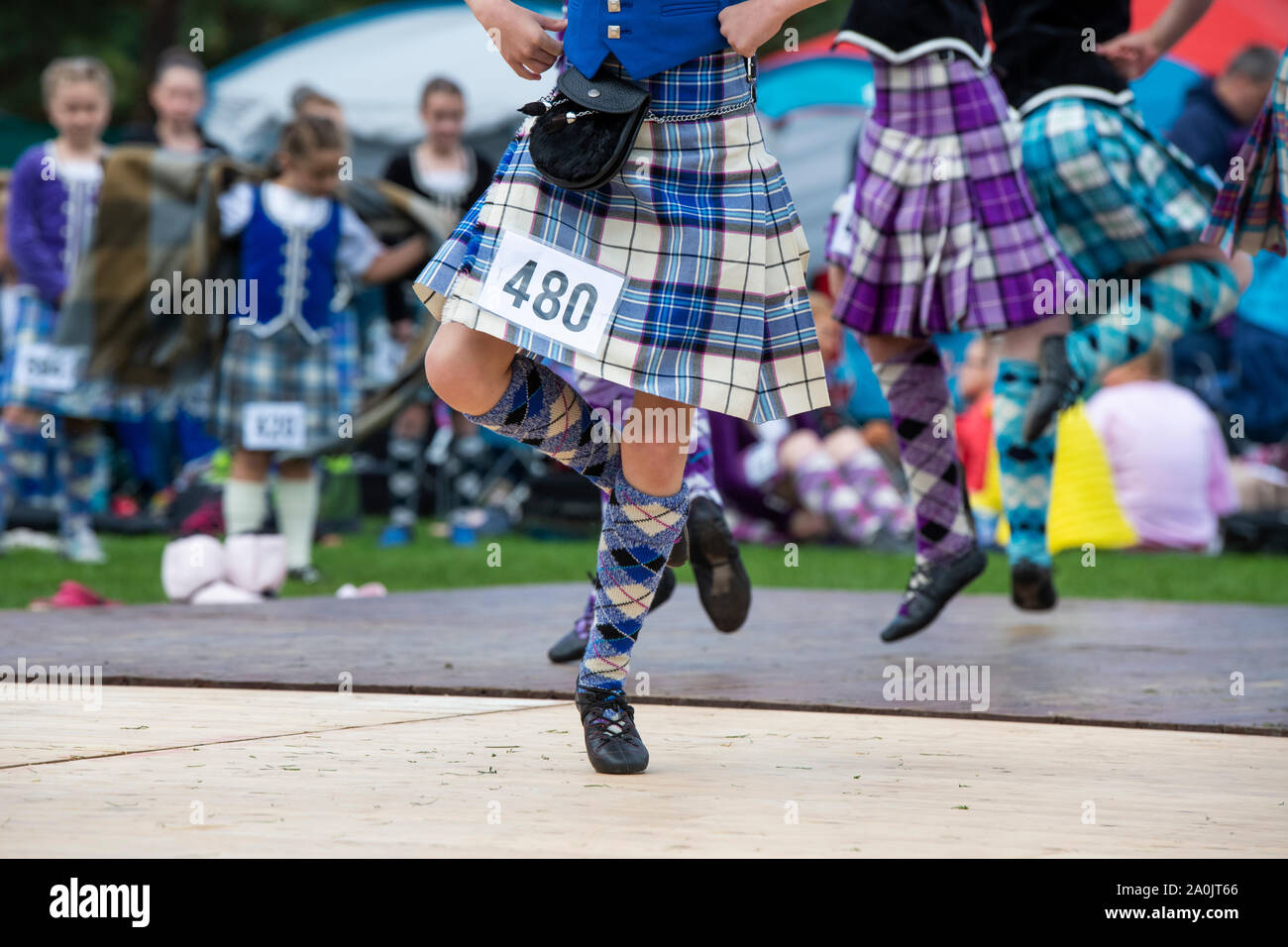 Les jeunes filles à la danse Peebles Highland Games. Peebles, Scottish Borders, Scotland Banque D'Images