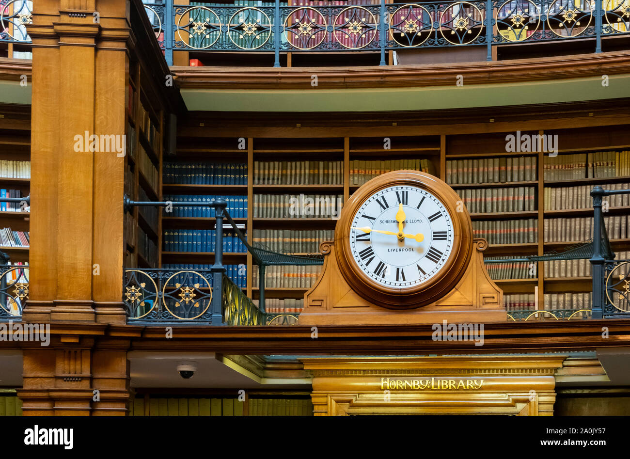 Pictor Salle de lecture dans la bibliothèque centrale de Liverpool dans la ville de Liverpool, Angleterre, Royaume-Uni Banque D'Images