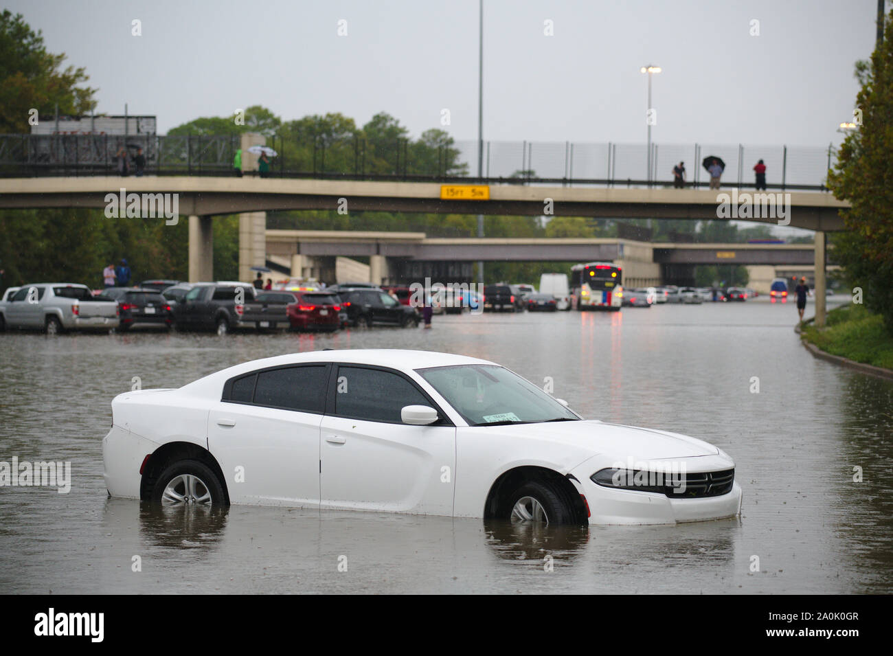 Houston, Texas / Etats-Unis - 19 septembre 2019 : la tempête tropicale Imelda provoque la fermeture de l'autoroute Interstate 10, à Houston, au Texas, en raison de l'eau élevée. Banque D'Images