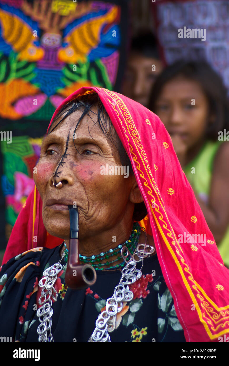 Tatouage indien traditionnel Banque de photographies et d'images à haute  résolution - Alamy
