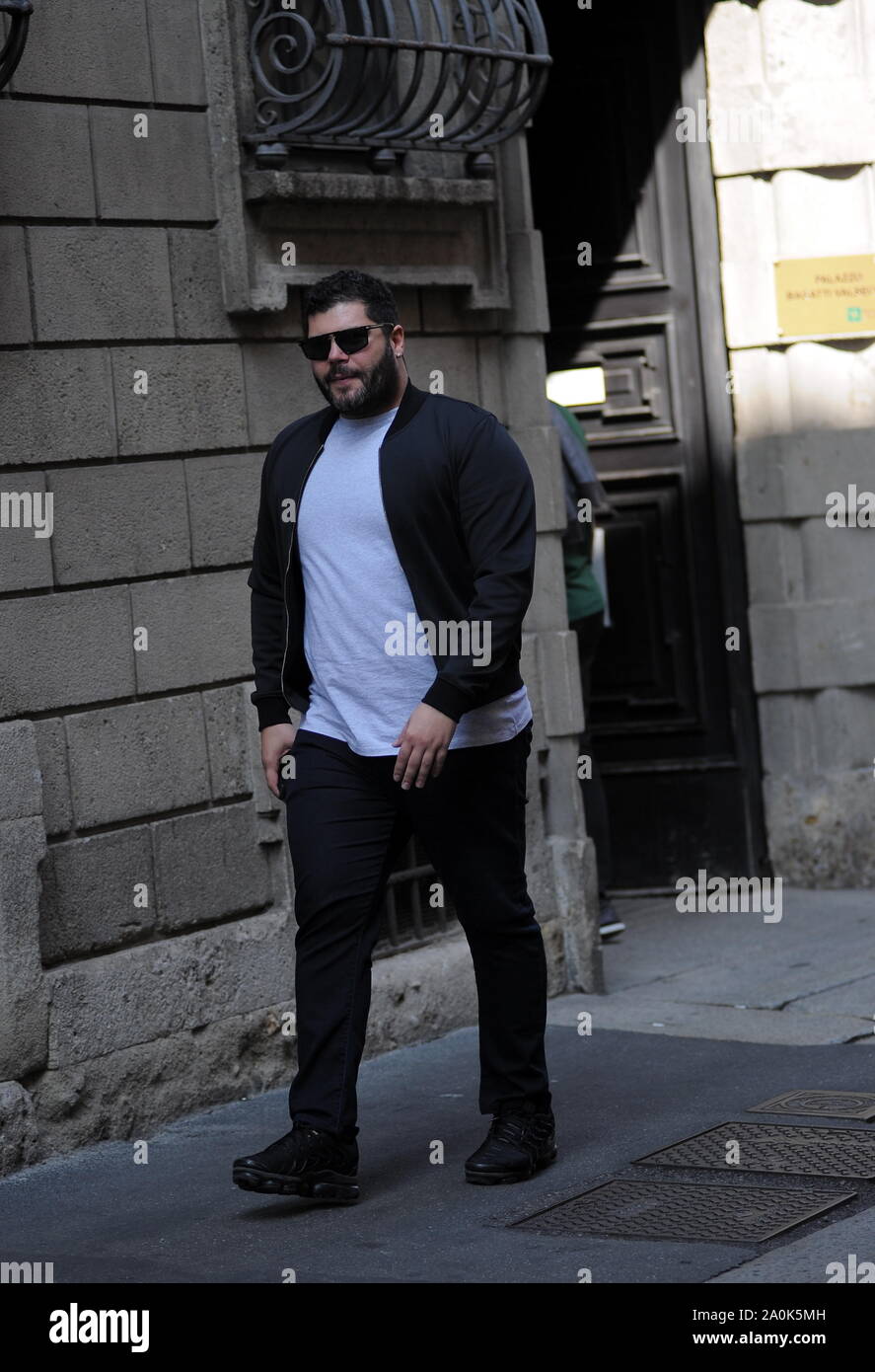 Milan, Italie. Sep 20, 2019. Milan, Salvatore Esposito pour le déjeuner  dans le centre Salvatore Esposito, protagoniste de la série 'Gomorra' avec  le rôle de Gennaro Savastano, pris pour le déjeuner dans