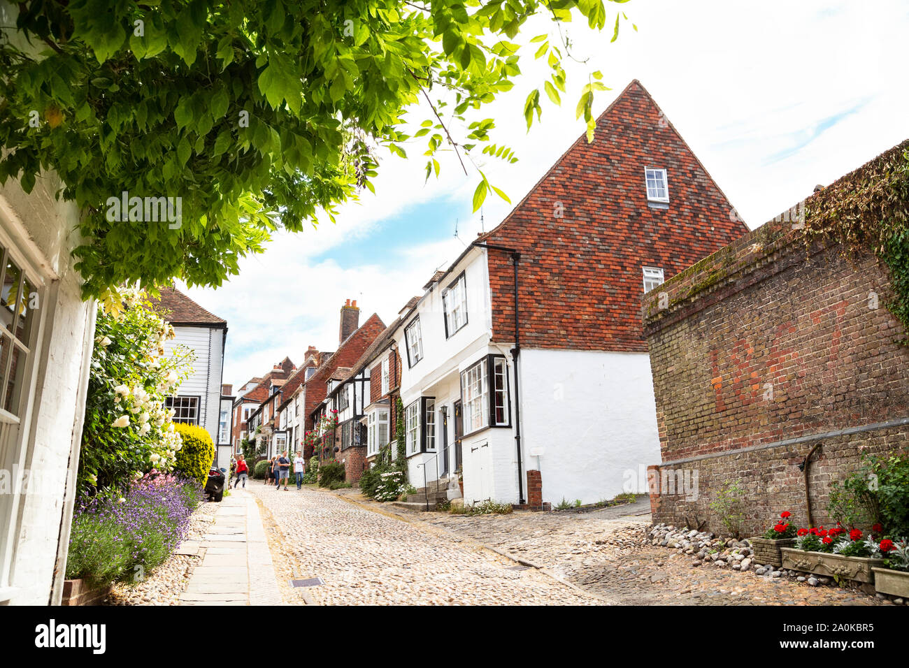 Le SEIGLE, UK - 25 juillet 2019 : une belle rue pavée, dans la jolie ville de Rye, East Sussex. Ray est un lieu historique et touristique attrayant destinati Banque D'Images