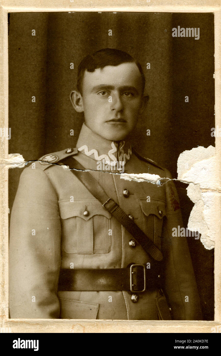 Une photo endommagée d'un soldat de cavalerie polonaise de la PREMIÈRE GUERRE MONDIALE. Banque D'Images