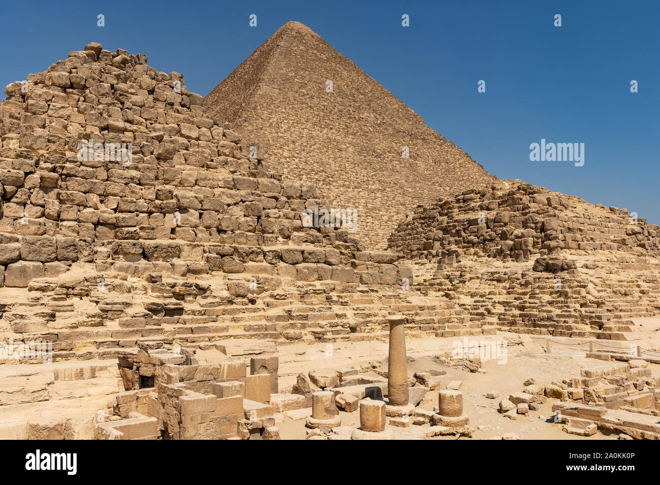 Vue Sur La Grande Pyramide De Gizeh Pyramide De Chéops Et La Pyramide De Kheops La Plus 0574