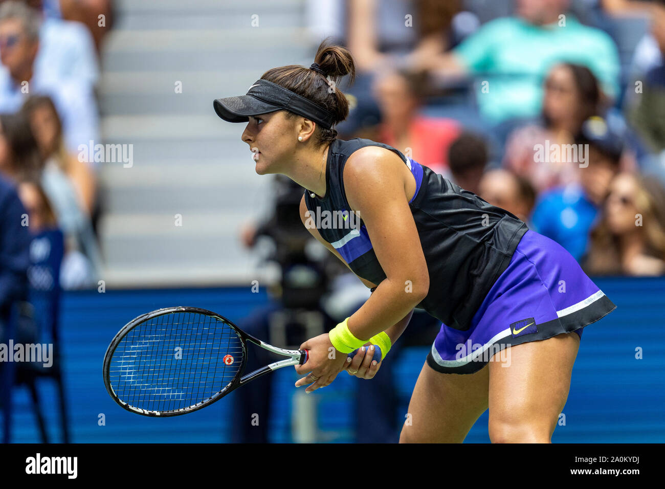 Bianca Andreescu du Canada en compétition dans la finale du simple féminin  à l'US Open de Tennis 2019 Photo Stock - Alamy