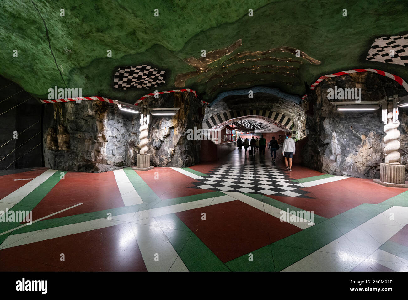 Stockholm, Suède. Septembre 2019. La vue de l'intérieur de la plate-forme Kungstradgarden Metro Stration Banque D'Images