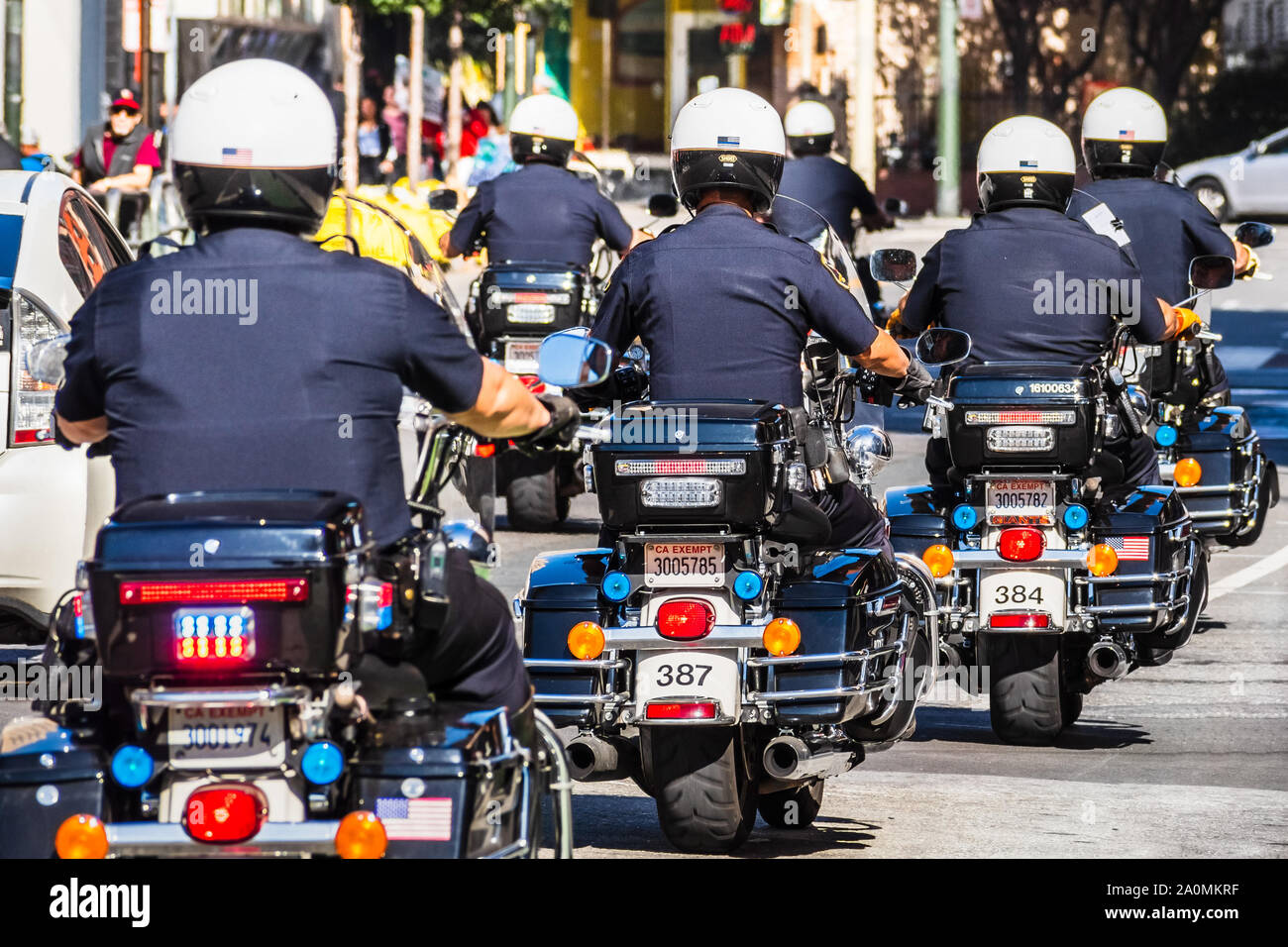 Sep 20, 2019 San Francisco / CA / USA - SFPD unité moto assurant la sécurité et la gestion des foules à la grève climatique rallye, en face de San Fran Banque D'Images