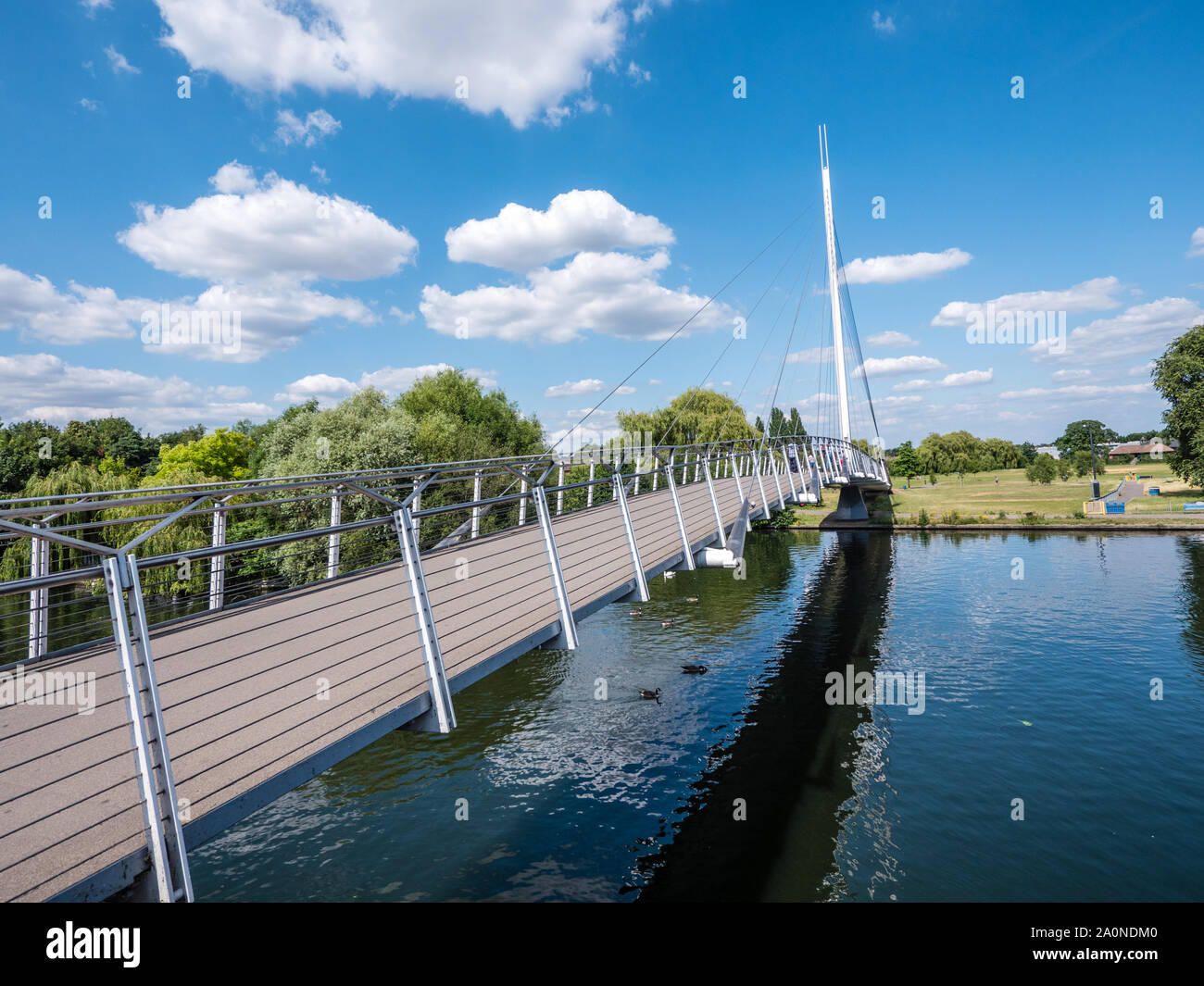 Pont de Christchurch, Cycle et passerelle, Caversham, Reading, Berkshire, Angleterre, RU, FR. Banque D'Images