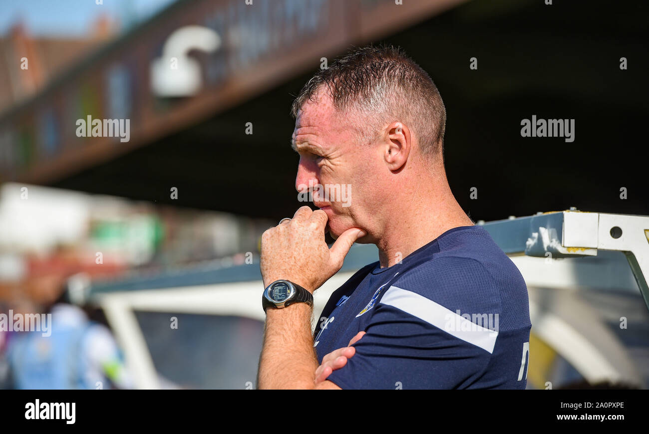 London UK 21 Septembre 2019 - Bristol Rovers manager Graham Coughlan durant la Sky Bet League un match de football entre l'AFC Wimbledon et Bristol Rovers au Cherry Red Records Stadium - usage éditorial uniquement. Pas de merchandising. Pour des images de football Premier League FA et restrictions s'appliquent inc. aucun internet/mobile l'usage sans licence FAPL - pour plus de détails contactez Football Dataco. Crédit photo : Simon Dack TPI / Alamy Live News Banque D'Images