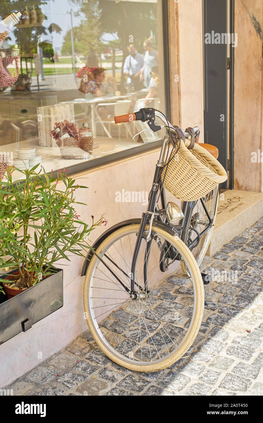 Lisbonne, Portugal - 27 août 2019 : vélo sur la ville street Banque D'Images