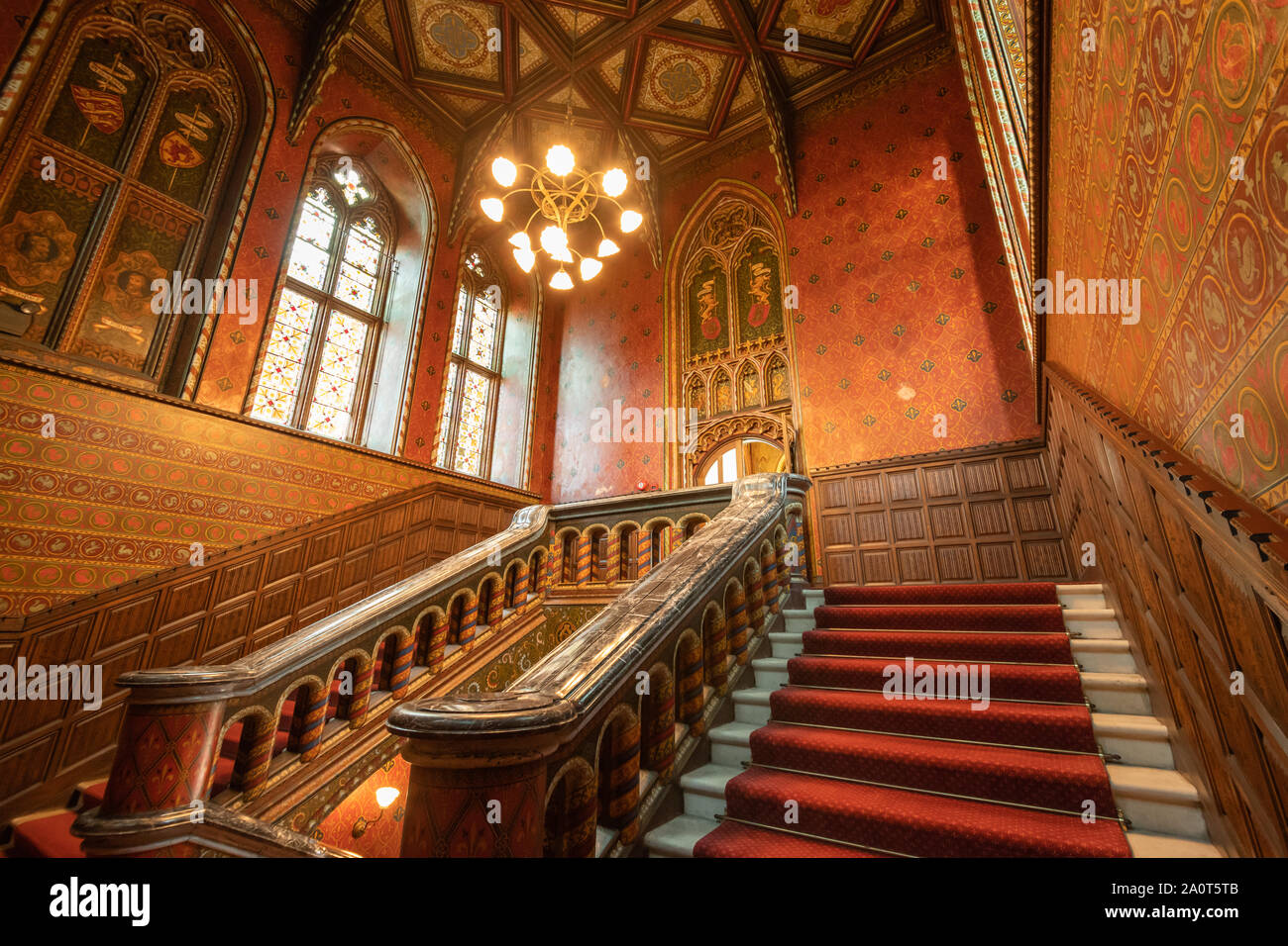 L'ancien Sanatorium Holloway, une institution pour traiter les personnes atteintes de maladie mentale, à Surrey, Angleterre, Royaume-Uni. Vue de l'escalier principal. Banque D'Images