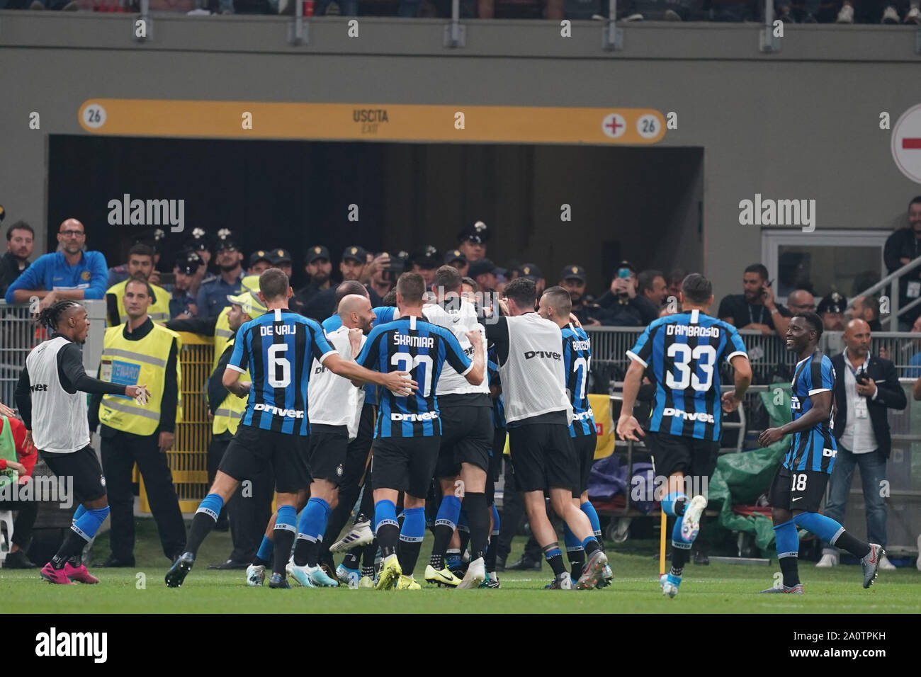 MILAN, ITALIE - 21 SEPTEMBRE : Internazionale FC célèbre Romelu Lukaku a pour objectif au cours de la Seria un match entre l'AC Milan vs FC Internazionale au Stadio San Siro, Stadio Giuseppe Meazza, le 21 septembre 2019 à Milan, Italie. Credit : Daniela Porcelli/SPP/Alamy Live News Banque D'Images