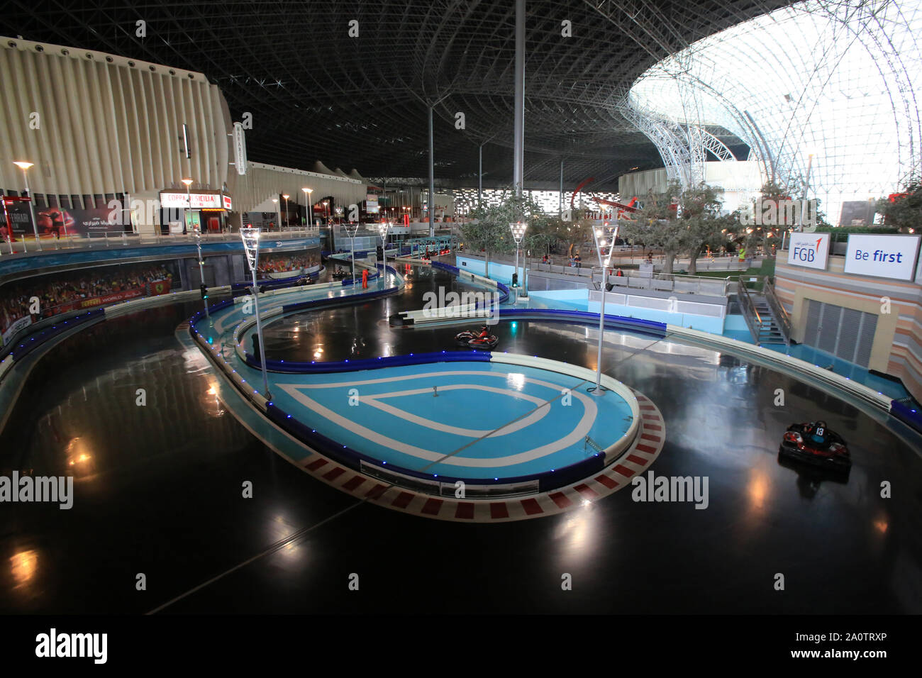 Club d'aventure Khalil. Le Ferrari World. Parc à thème. 2010. Abou Dhabi. No. Banque D'Images