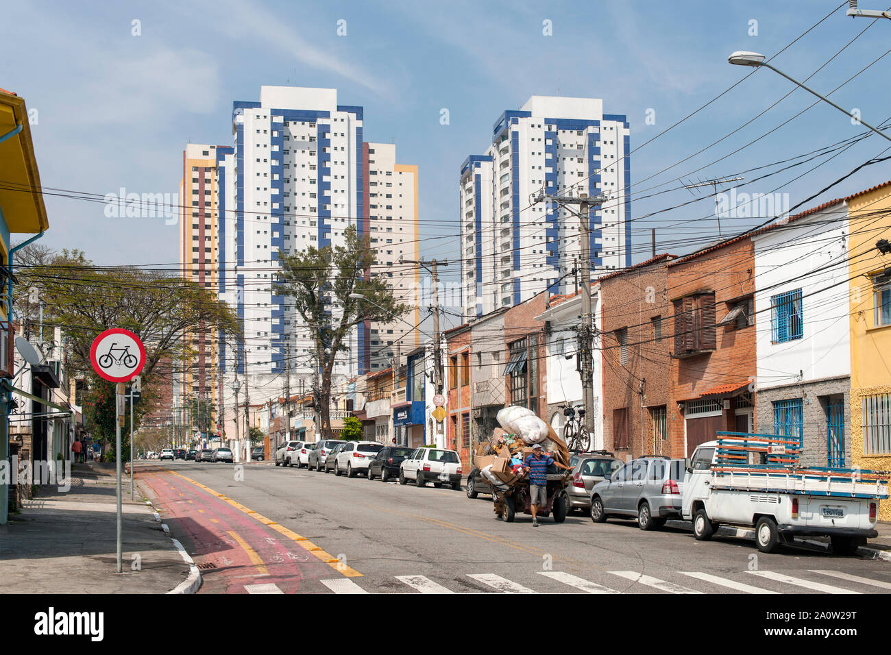 Street dans la banlieue d'Aclimação São Paulo, Brésil. Banque D'Images