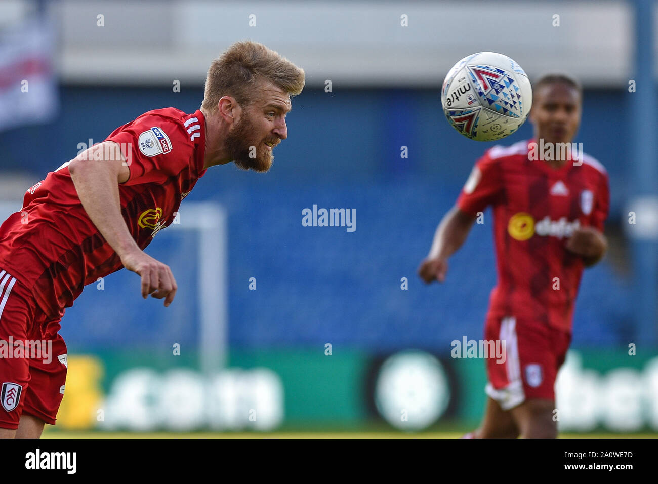 21 SEPTEMBRE 2019 , à Hillsborough, Sheffield, Angleterre ; Sky Bet Championship, Sheffield mercredi contre Fulham : Credit : Dean Williams/Images d'actualité, de Tim Ream (13) Fulham chefs ball. La Ligue de Football anglaise images sont soumis à licence DataCo Banque D'Images